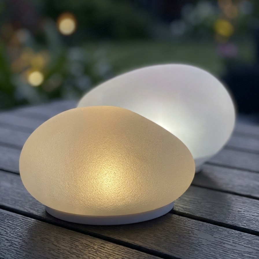 AuraGlow Solar Garden Lamp 1